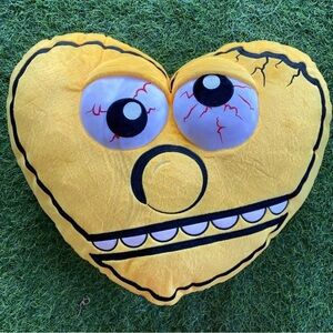 Yellow Glo Gang Thot Breaker Heart Cotton Pillow Chief Keef (Size 25) Brand new